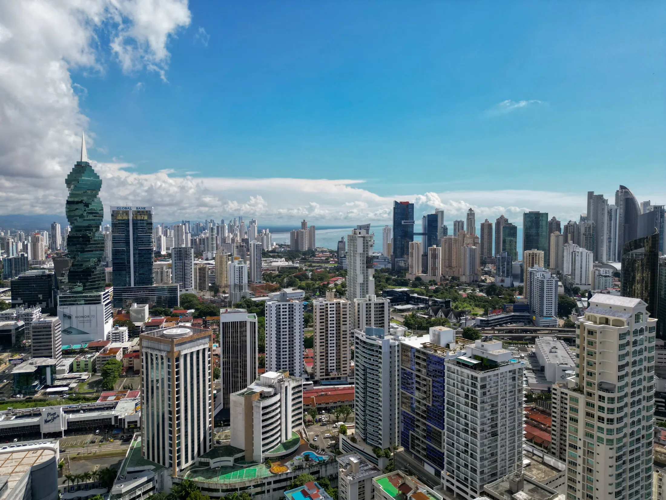 RESIDENCIA POR INVERSIÓN EN PANAMÁ ("GOLDEN VISA"): PUERTA DE ENTRADA AL HUB DE LAS AMÉRICAS